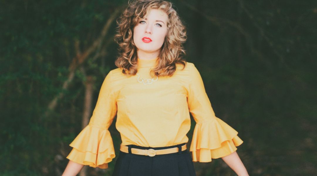 Judy Blank: Intimate Pop Rock at Cafe Wilhelmina