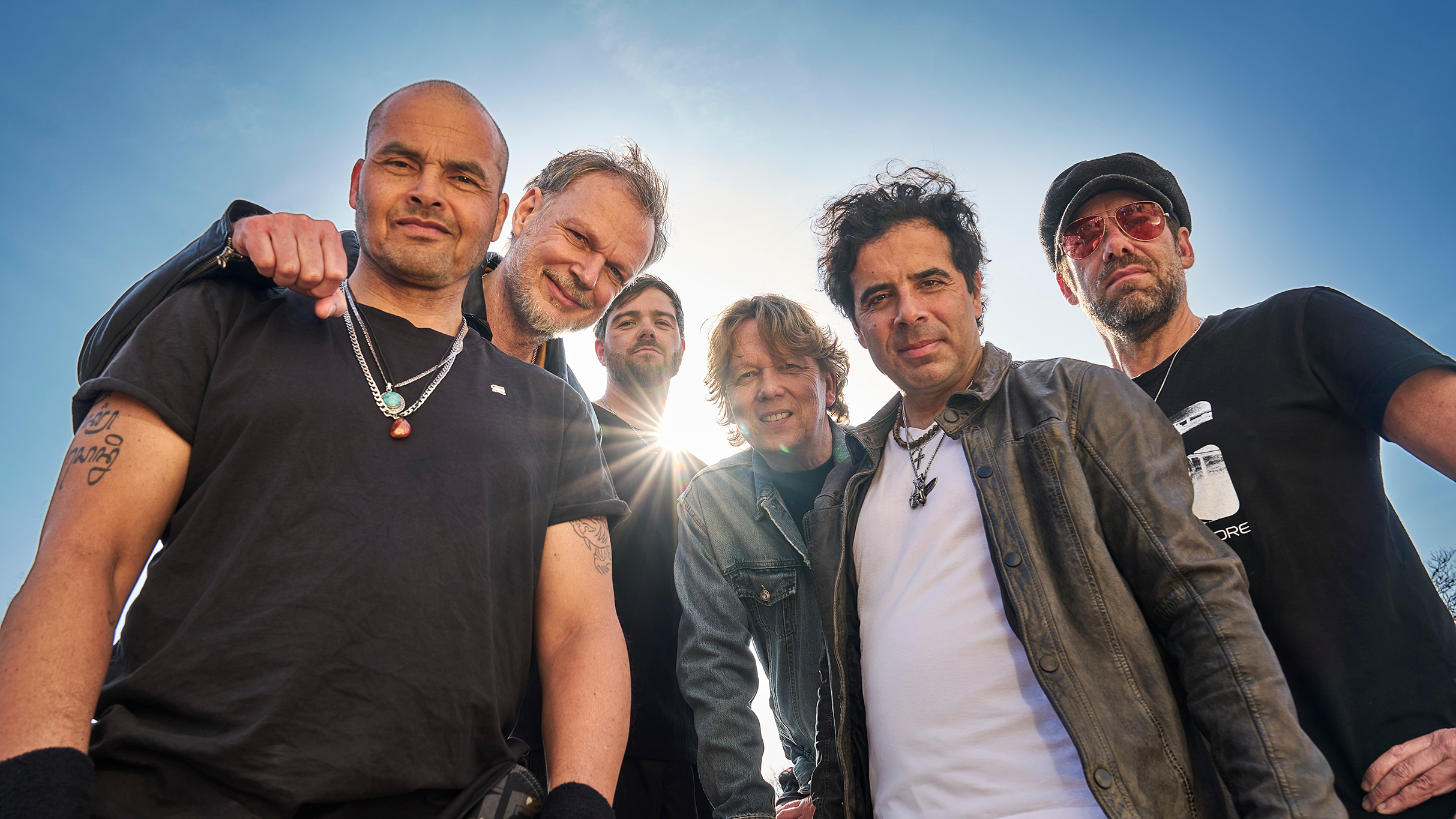 Van Dik Hout: Live Pop Concert in Eindhoven