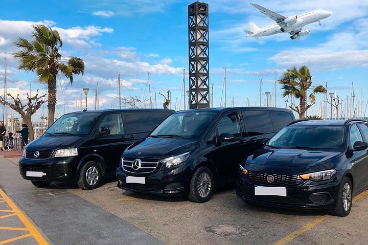 EWR to Philly: Private Round-Trip Airport Transfer