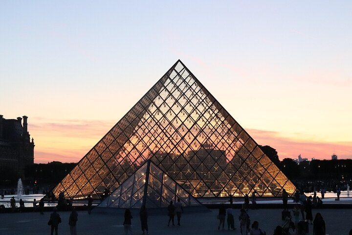 Louvre Museum: Skip-the-Line Ticket & Audio Guide