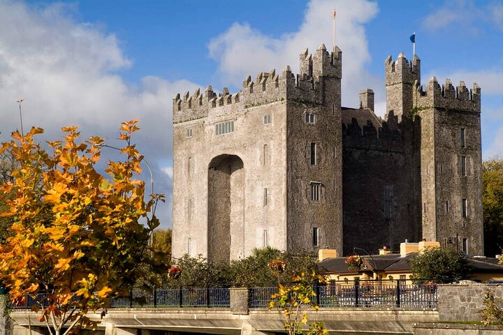 Cliffs of Moher Day Tour: See Castle & Irish Culture!