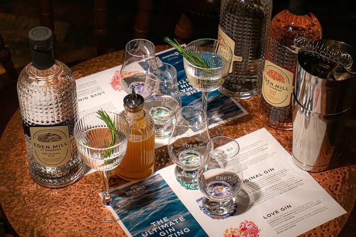 Gin Masterclass: Mix Cocktails in Edinburgh's Hidden Bar