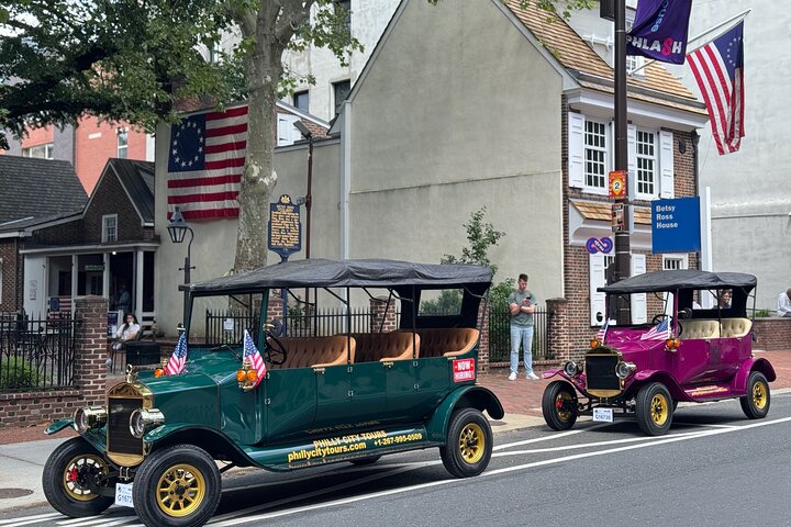 Philly Historical Sites Tour in Vintage Car!