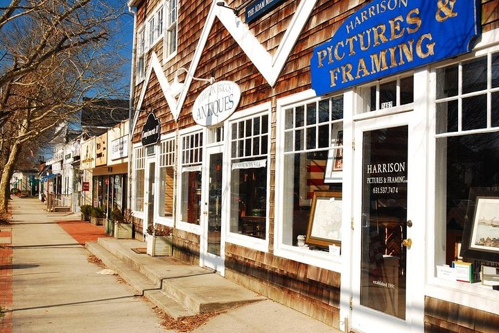 Hamptons Day Trip: Mansions, Beaches & Wine!