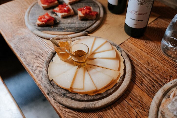 Niagara Food Tour: Ice Wine & Poutine Adventure