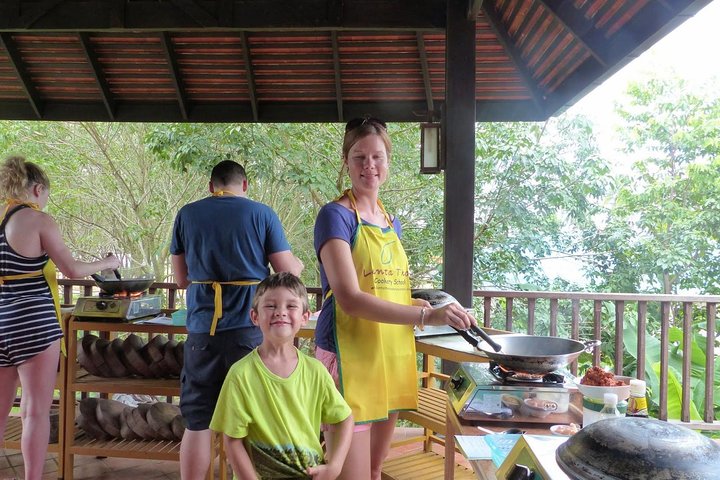 Lanta Thai Cooking Class: Island Flavors Await!