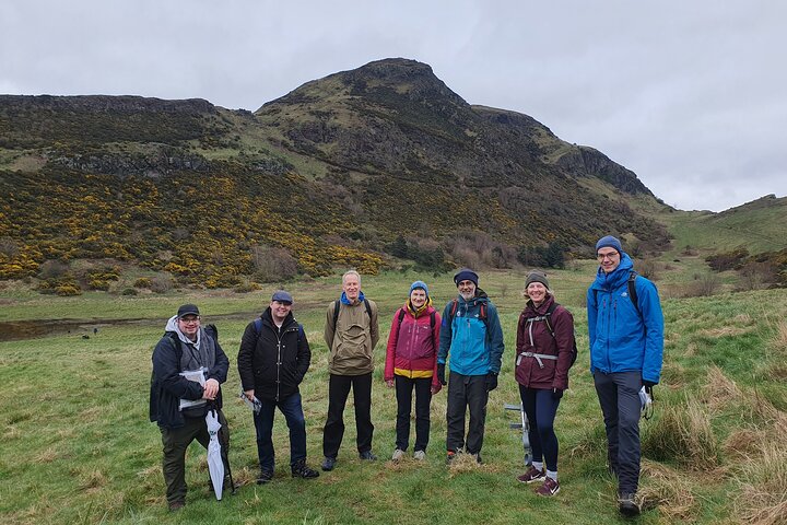Hike Arthur's Seat: Edinburgh's Best Views w/ Local!