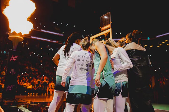 NY Liberty Game: Courtside Thrills at Barclays!