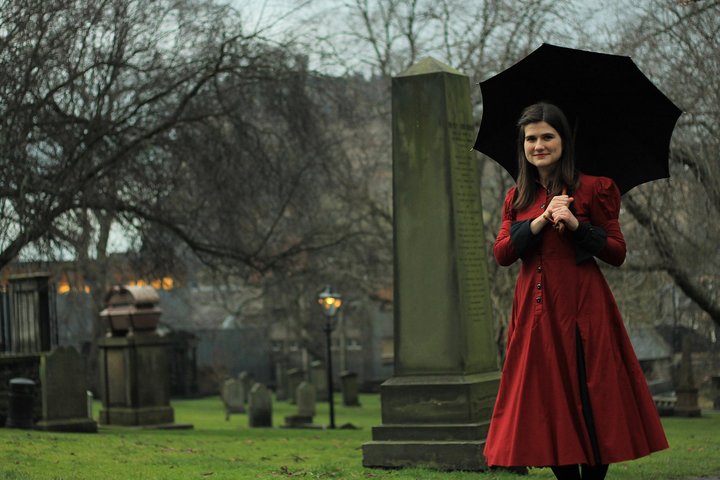 Edinburgh Ghost Tour: Underground Vaults & Cemetery