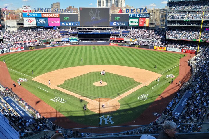 Yankee Stadium: Food, Fans & Guided Tour from Manhattan