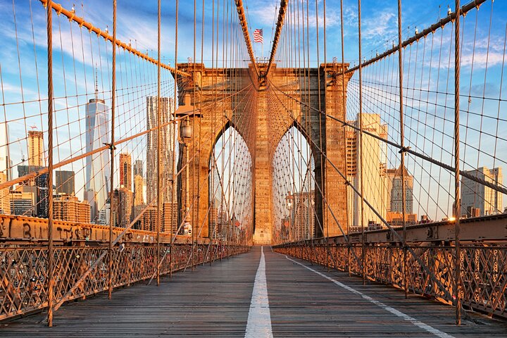 Brooklyn Bridge & DUMBO Tour: Best NYC Skyline Views!