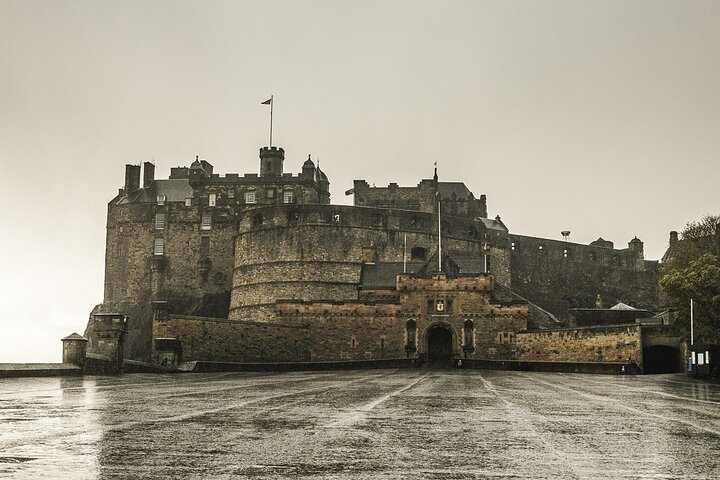 Edinburgh Airport: 1-Hour City Highlights Arrival Tour