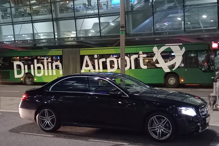 Dublin Airport to Dingle: Private, Comfy Car Service