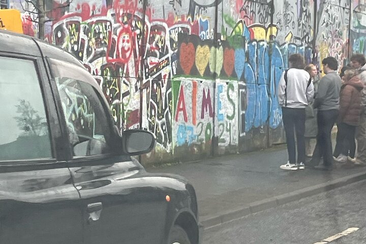 Belfast Black Taxi Tour: Peace Walls & Murals