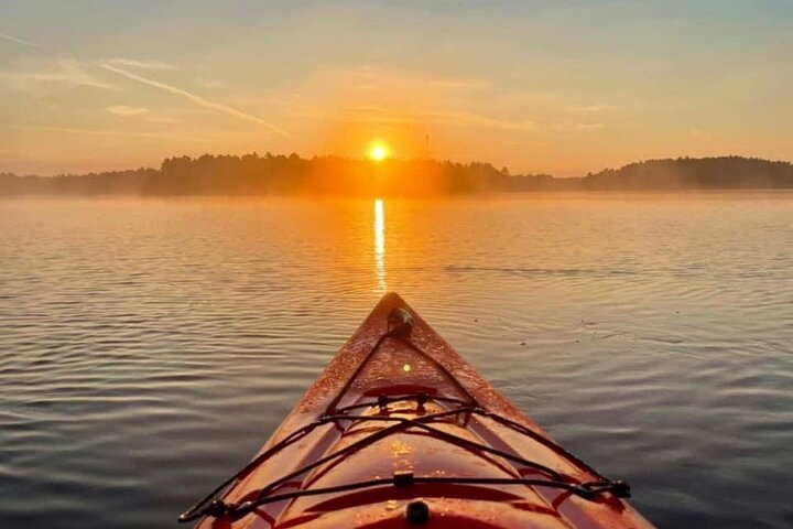 Cold Spring Harbor Kayak Tour: Explore Historic Sites