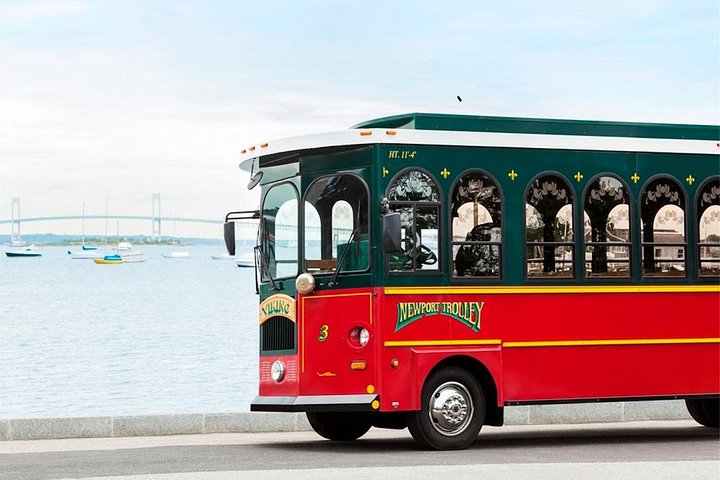 Newport Viking Trolley Tour: Breakers & Marble House!