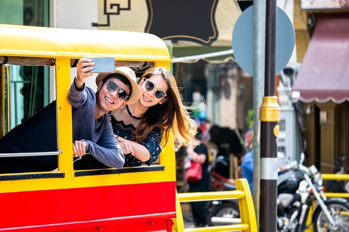 Phuket Day Tour: Temples, Markets, Viewpoints & Elephants