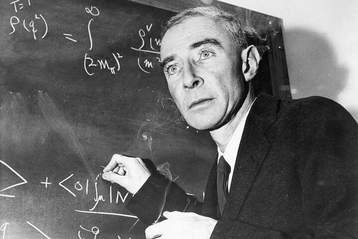 Oppenheimer NYC Tour: Uncover Manhattan Project Secrets