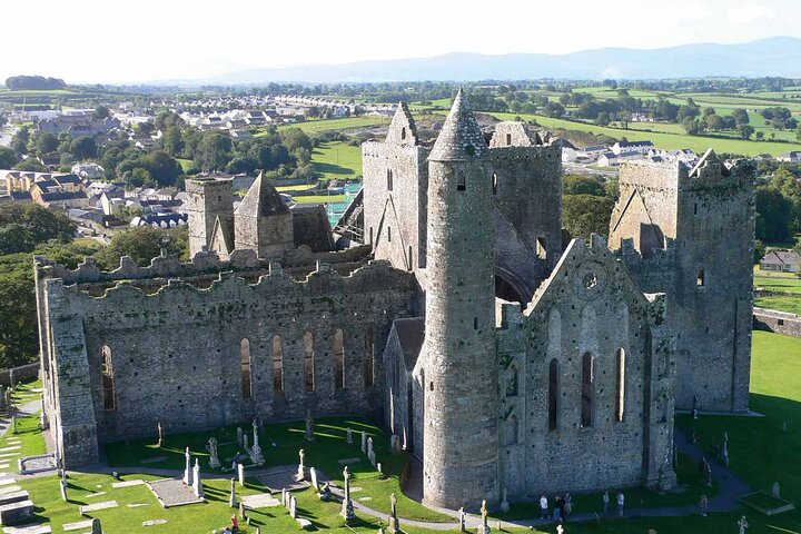 Rock of Cashel, Cahir & Kilkenny Day Trip