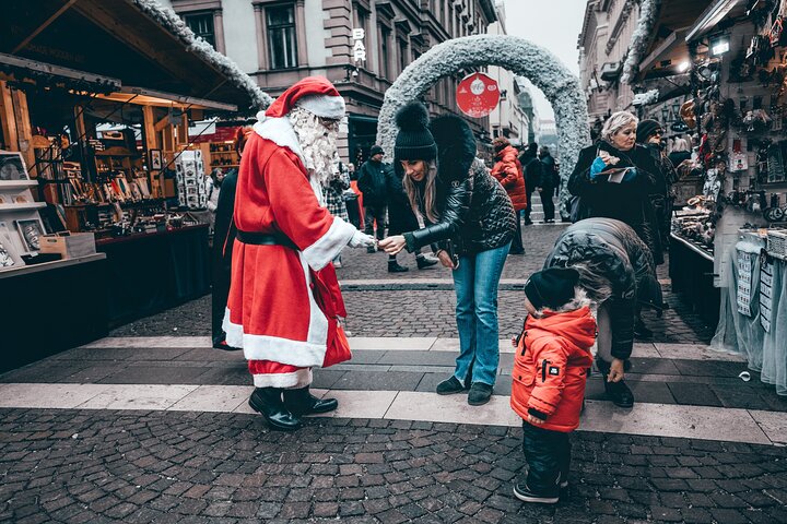 St Andrews Christmas Tour: Festive Magic & Carols