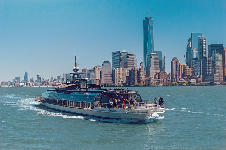 NYC Lunch Cruise: Bateaux - Skyline Views & Fine Dining!