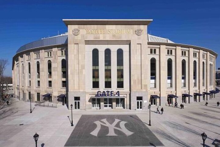 NYC Contrasts: Bronx, Queens & Brooklyn Tour