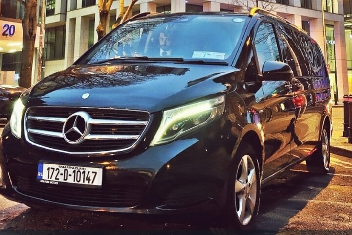 Luxury Cliffs of Moher Limo Tour: Private Day Trip