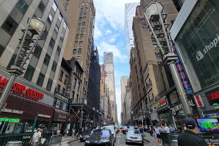 NYC Diamond District: Exclusive Walking Tour & Shopping