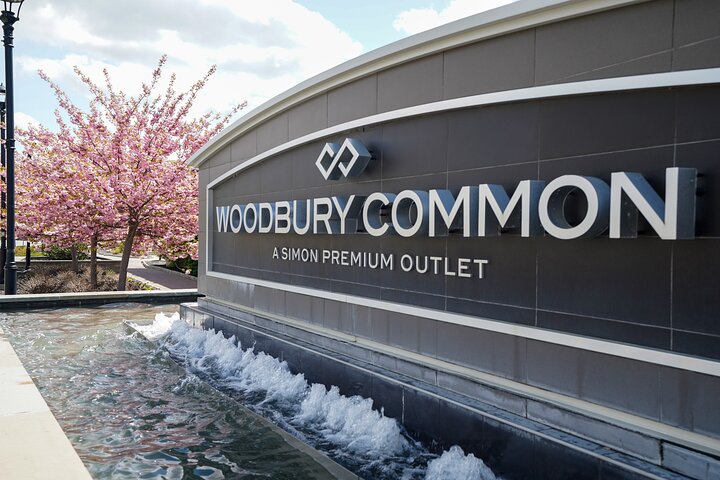 NYC Outlet Shopping: Woodbury Common Bus Tour