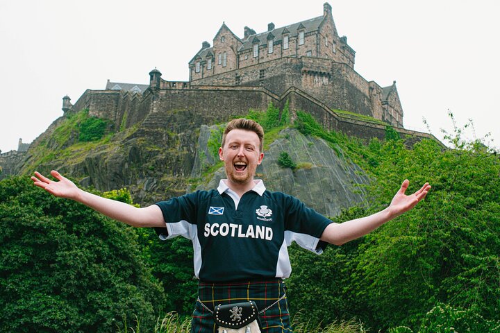 Edinburgh Castle Tour: Kilted Guide & Skip-the-Line
