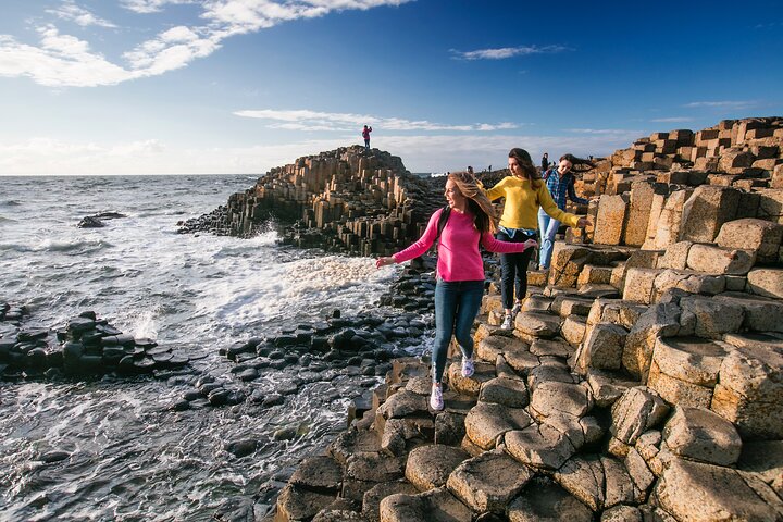 Giant's Causeway Driving Tour: Explore the Coast
