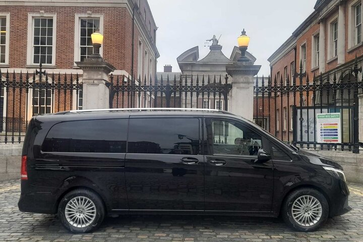 Dublin to Kerry Private Transfer: Killarney & Beyond