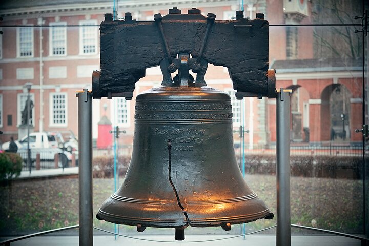 NYC to Niagara, Philly, DC: 4-Day Tour