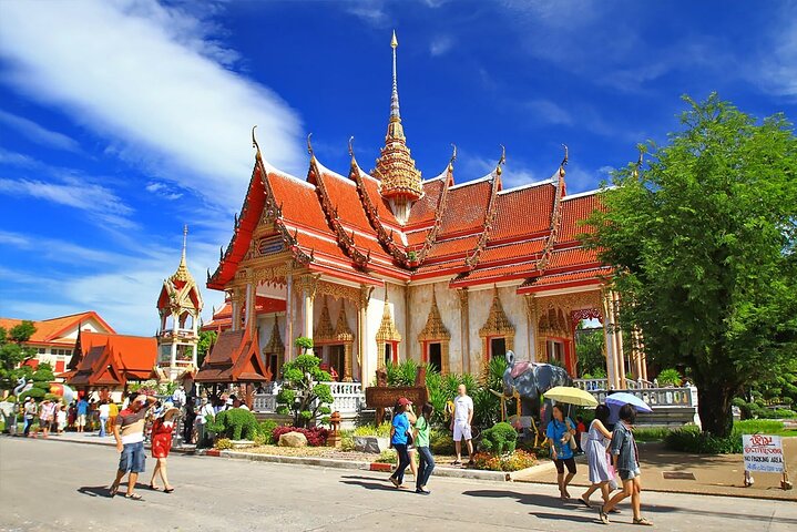 Phuket: Wat Chalong & Old Town Half-Day Tour
