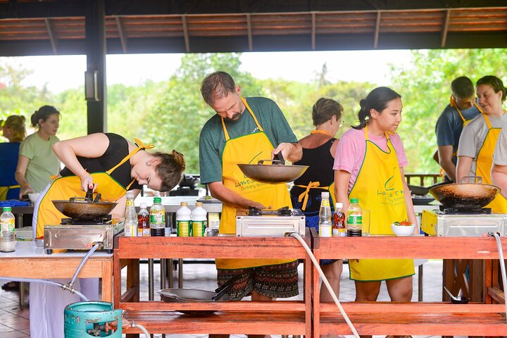Koh Lanta Thai Cooking Class & Market Tour