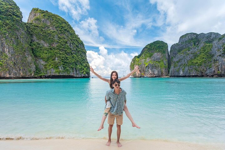 Phi Phi & Maya Bay Snorkel Tour: Phuket's Paradise!