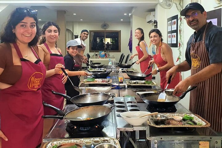 Phuket Thai Cooking Class: Cook Like a Local!