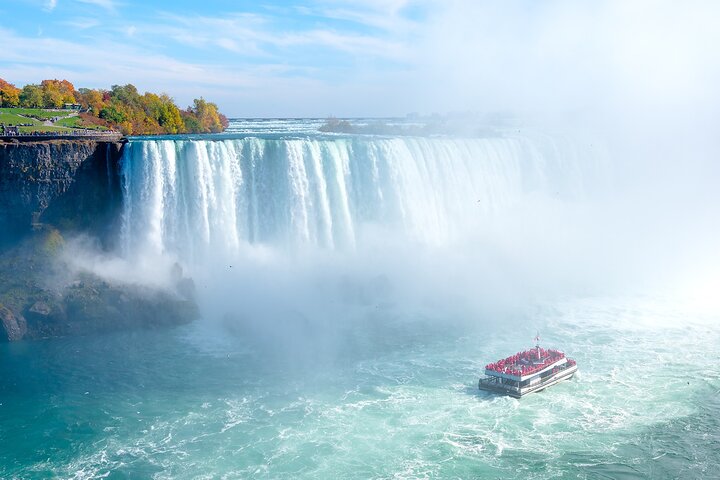 Niagara, Toronto & 1000 Islands: 3-Day Tour from NYC