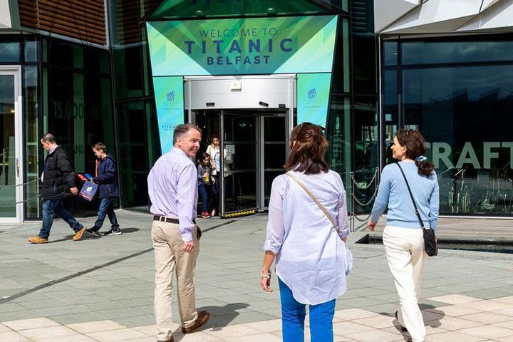 Dublin to Belfast: Titanic, Castle & Causeway Day Trip