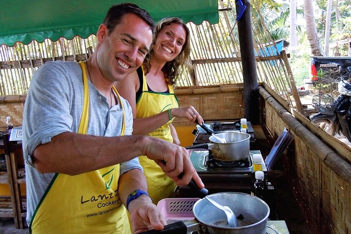 Koh Lanta: Thai Cooking Class & Market Tour