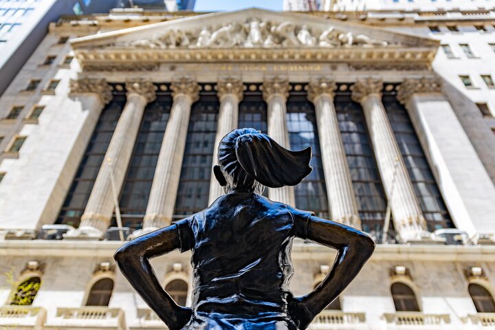 Wall Street Walking Tour: History & Finance!