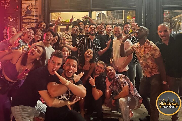 NYC West Village Pub Crawl: Free Shots & Fun!