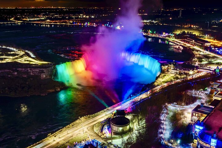 Niagara Falls Evening Tour: Boat, Dinner & Lights!