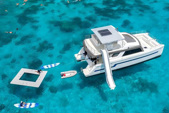 Phuket: Phi Phi & Maya Bay Catamaran Tour