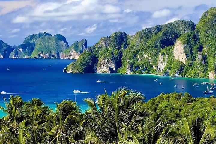 Phi Phi Islands Speedboat Tour: Snorkel & Lunch