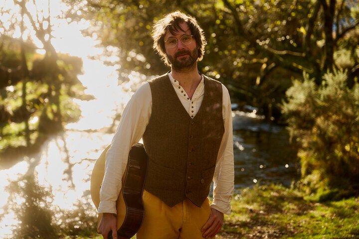 Dublin's Melodies: Poetry & Music Stroll with Live Performance
