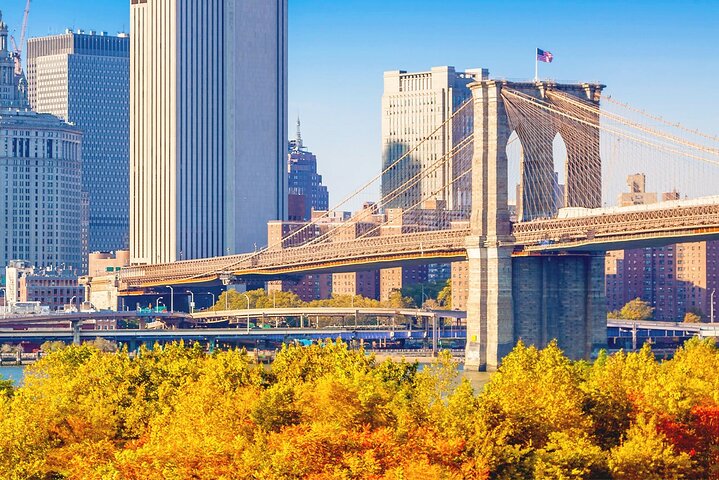 NYC Fall Foliage Cruise: See Autumn's Beauty!