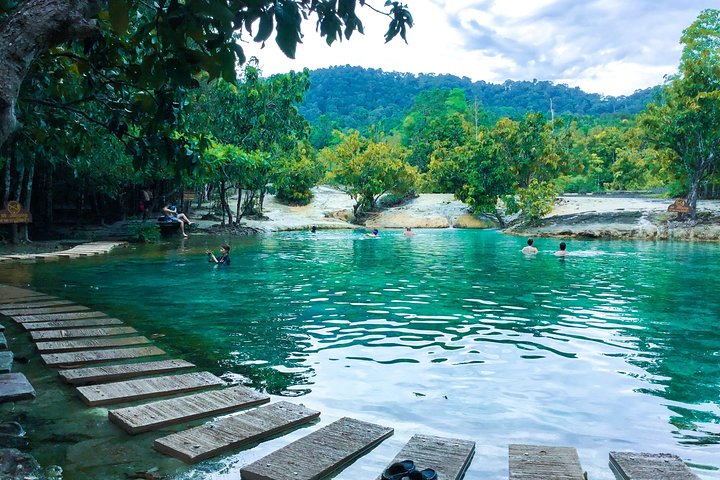 Krabi Jungle Tour: Hot Springs, Pool & Temple