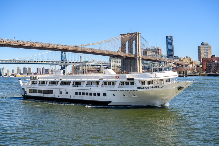 NYC Cruise: 90-Minute Sightseeing Tour!