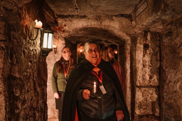 Edinburgh Haunted Vaults Tour: Ghosts & History Unearthed